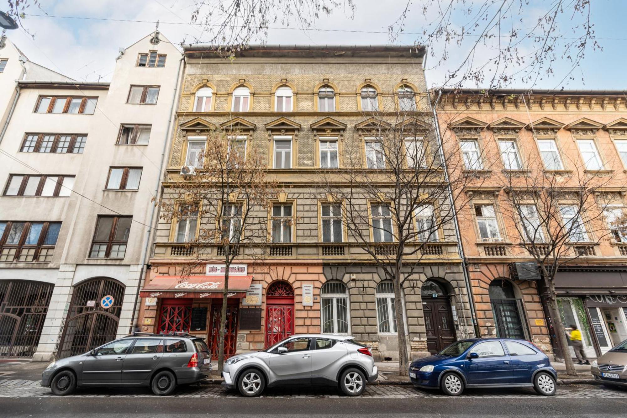 Gemini Apartment